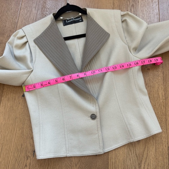 Louis Feraud Wool Blazer with Notched Lapel and Tailored Fit - Vintage - EUC - Picture 8 of 10